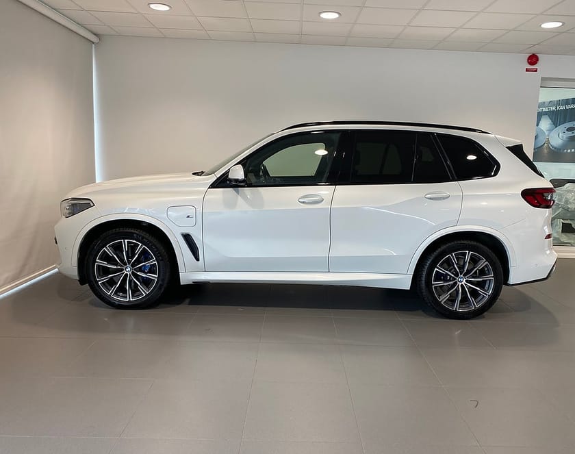 Bild 2 av BMW X5 xDrive45e iPerformance 4,95% Ränta PanoramaTak Head-up display