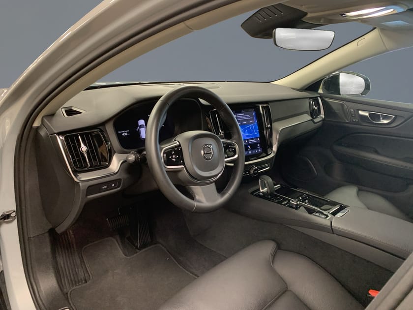 Bild 5 av Volvo V60 T6 AWD Plus Dark Nordic Edition//360-kamera//Drag//
