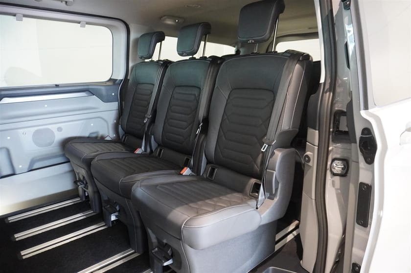 Bild 5 av Ford Tourneo Custom 340 Plug-in Hybrid Titanium X 340l LWB 2.5l PHEV 227hk CVT AT FWD Bensin