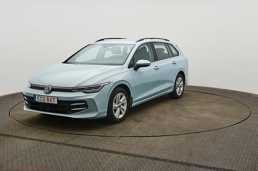 Bild 1 av Volkswagen Golf Sportscombi DSG 1.5 eTSI 150hk Drag och P-värmare
