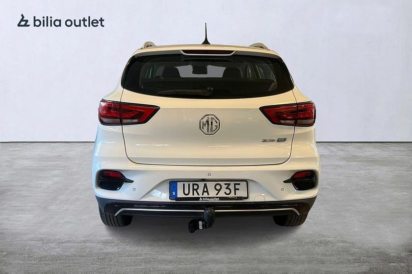 Bild 5 av MG ZS EV Long Range Dragkrok Navigation Backkamera