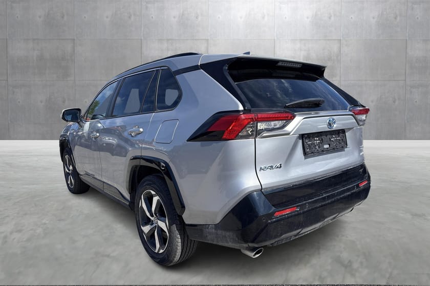 Bilde 2 av Toyota RAV4 Plug-in Hybrid Active Tech/75Km/4x4//Rattv/Nav/Kam/