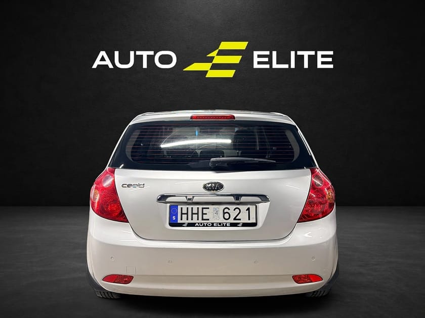 Bild 4 av Kia cee'd |1.6 CVVT|EX|SoV-DÄCK|P-SENS|SERVAD|ISOFIX|NYBESIKTAD