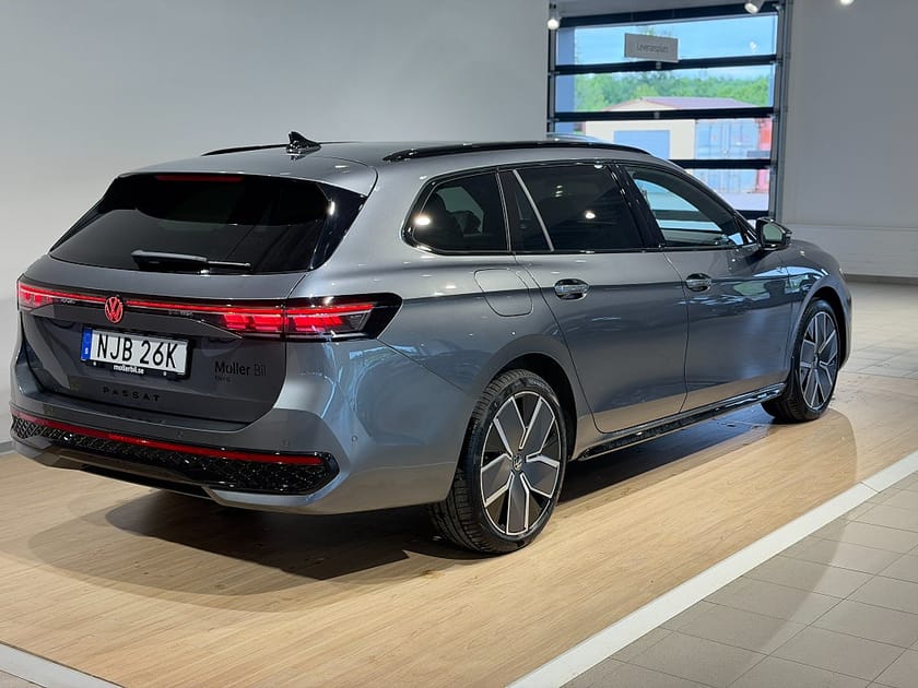 Bild 4 av Volkswagen Passat Variant eHybrid 1.5TSI R-Line Dragkrok Värmepump | DEMO
