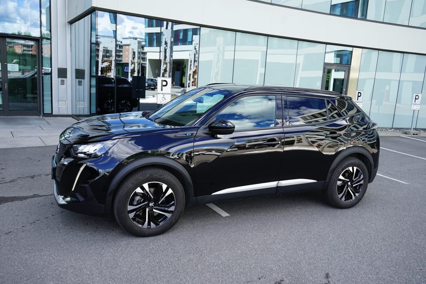 Bilde 2 av Peugeot e-2008 Allure / fint utstyrt