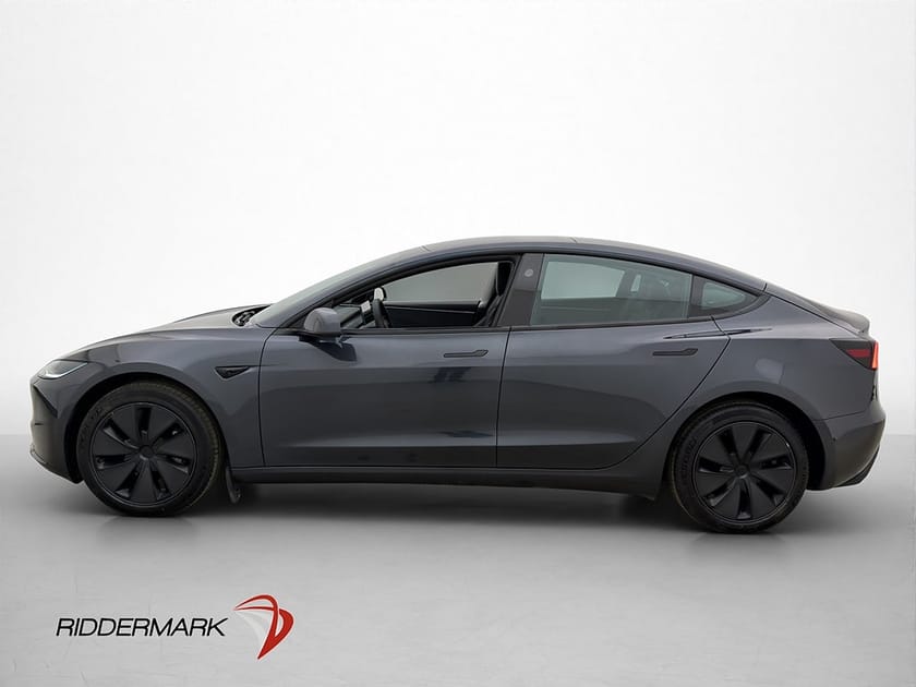 Bild 3 av Tesla Model 3 Standard Range Pano Autopilot Svensksåld