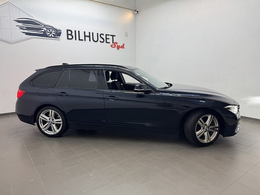 Bild 2 av BMW 330d xDrive Touring 330 258hk Sport line M-ratt/M-fälgar/Krok/Nyservad