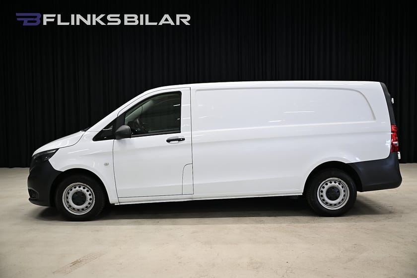 Bild 3 av Mercedes-Benz Vito 111 CDI 2.8t 114HK Lång|Drag|Värmare|Kamkedja|EnÄgare|Moms