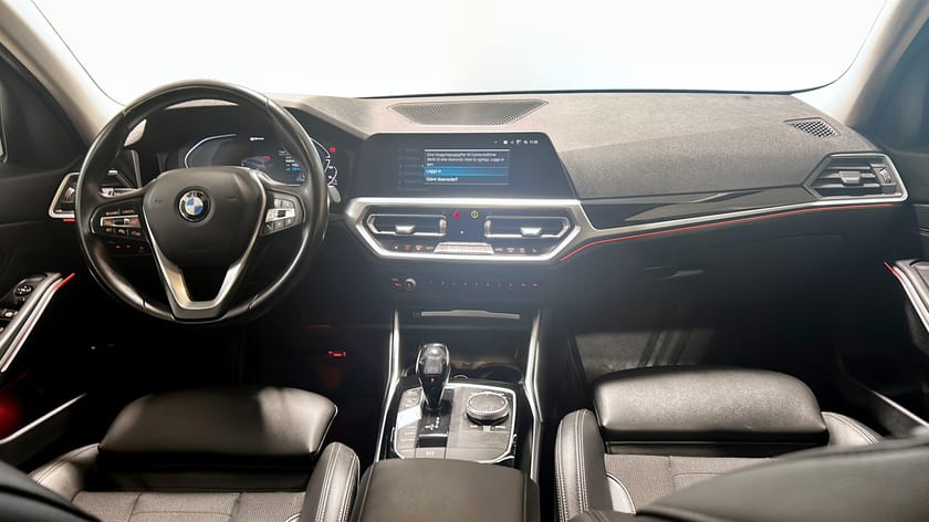Bild 4 av BMW 330e xDrive Touring Sport line P-Sensorer 3,95% Räntekampanj