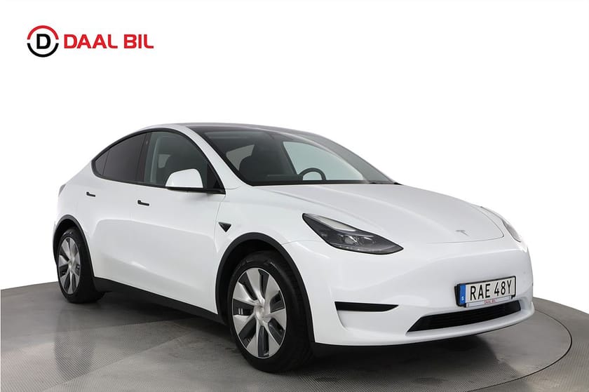 Bild 3 av Tesla Model Y Standard Range RWD 299HK PREMIUM PANO DRAG B-KAMERA