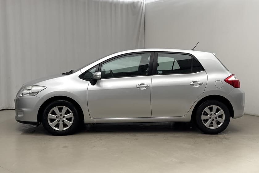 Bild 2 av Toyota Auris 1.6 VVT-i 5dr (132hk)