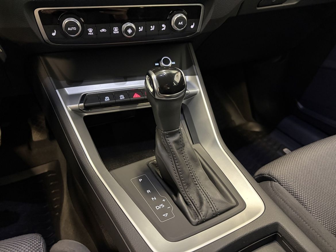 Audi Audi Q3 40 TFSI quattro — bild 17