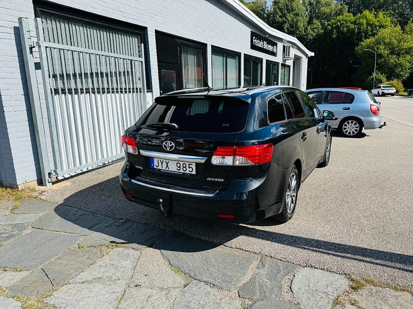 Bild 3 av Toyota Avensis Kombi 2.0 152HK BUSINESS / AUTOMAT / NAVI / DRAG