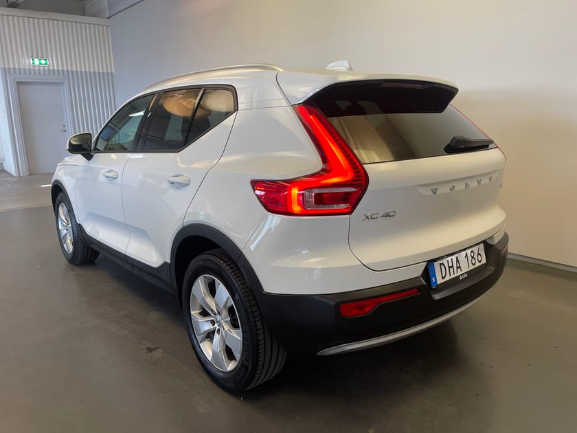 Bild 3 av Volvo XC40 D3 FWD Momentum Edition/ Bakkamera/ Panoramatak/ Navigation/ 10.000kr Tillbehör/