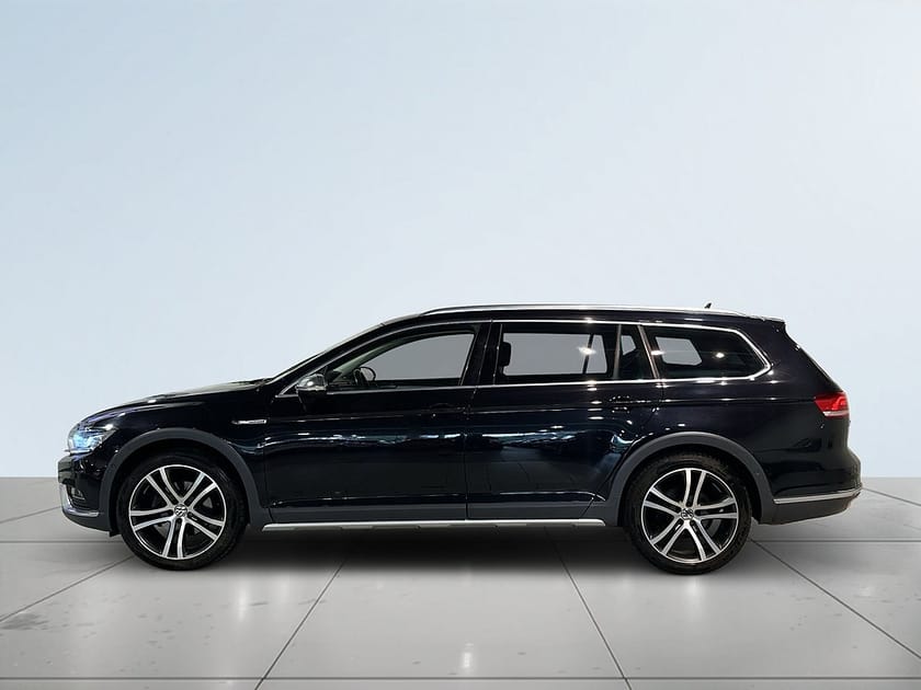 Bild 4 av Volkswagen Passat Alltrack 2.0 TDI AWD CarPlay Drag Dvärm Kamera skinn SoV