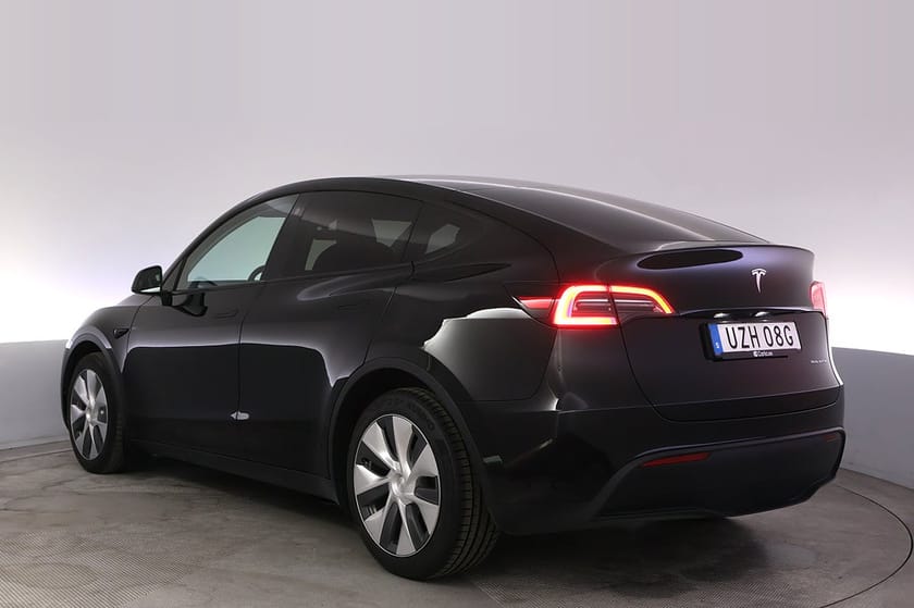 Bild 4 av Tesla Model Y Long Range AWD Autopilot Panorama
