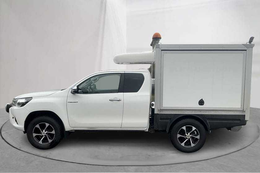 Bild 2 av Toyota Hilux Extra Cab 2.4 D 4WD 150hk Verkstadsinredning