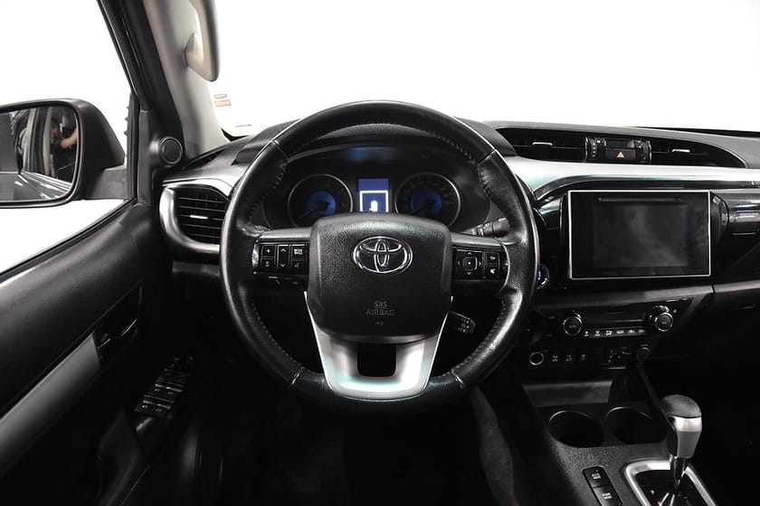 Bild 2 av Toyota Hilux Dubbelhytt 2.4 AWD Diff Skinn Moms Dragkrok