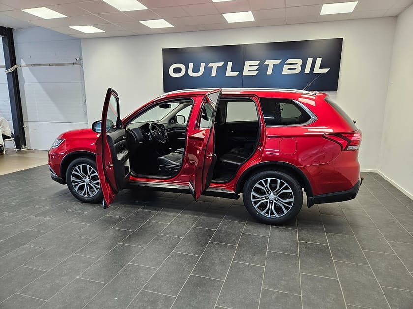 Bild 3 av Mitsubishi Outlander 7 sits 2.2 Di-D 150hk 4WD 4x4 Business Läder Backkamera