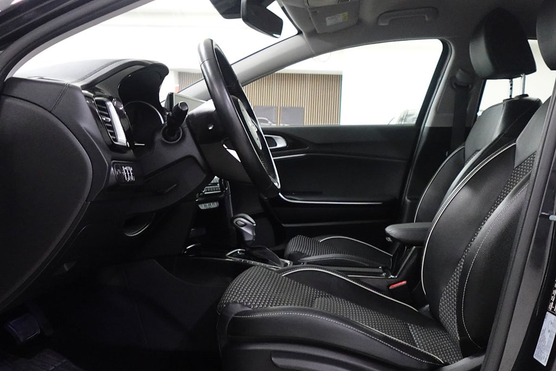 Kia Ceed 2024, photo 4/10