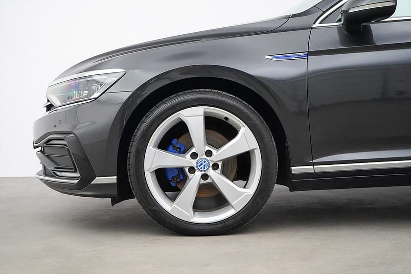 Bild 2 av Volkswagen Passat Sportscombi GTE 1.4 TSI / 218hk / Värmare / Drag