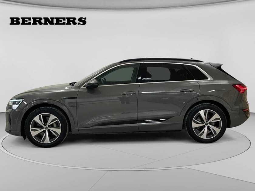 Bild 2 av Audi Q8 55 e-tron quattro / 1 Ägare / Bang / Panorama /