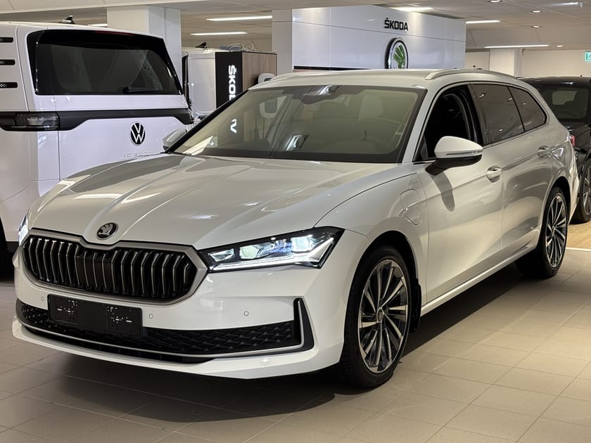 Bild 2 av Škoda Superb iV Kombi L&K 1,5 TSI 204 HK 6 VXL DSG