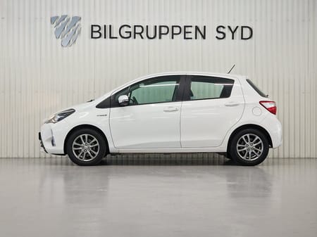 Toyota Yaris Hybrid e-CVT Active|B-kamera|Nybesiktigad|