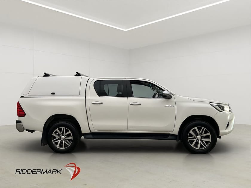 Bild 2 av Toyota Hilux Dubbelhytt 2.4 AWD Dragkrok B-Kamera Skinn Diff Kåpa Moms