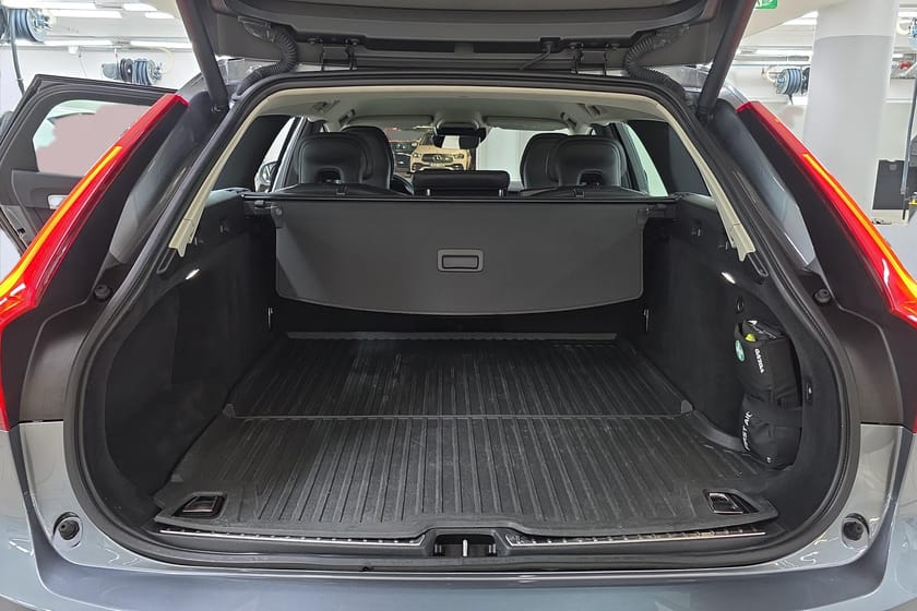 Bild 4 av Volvo V90 D4 AWD Momentum Advanced Edition