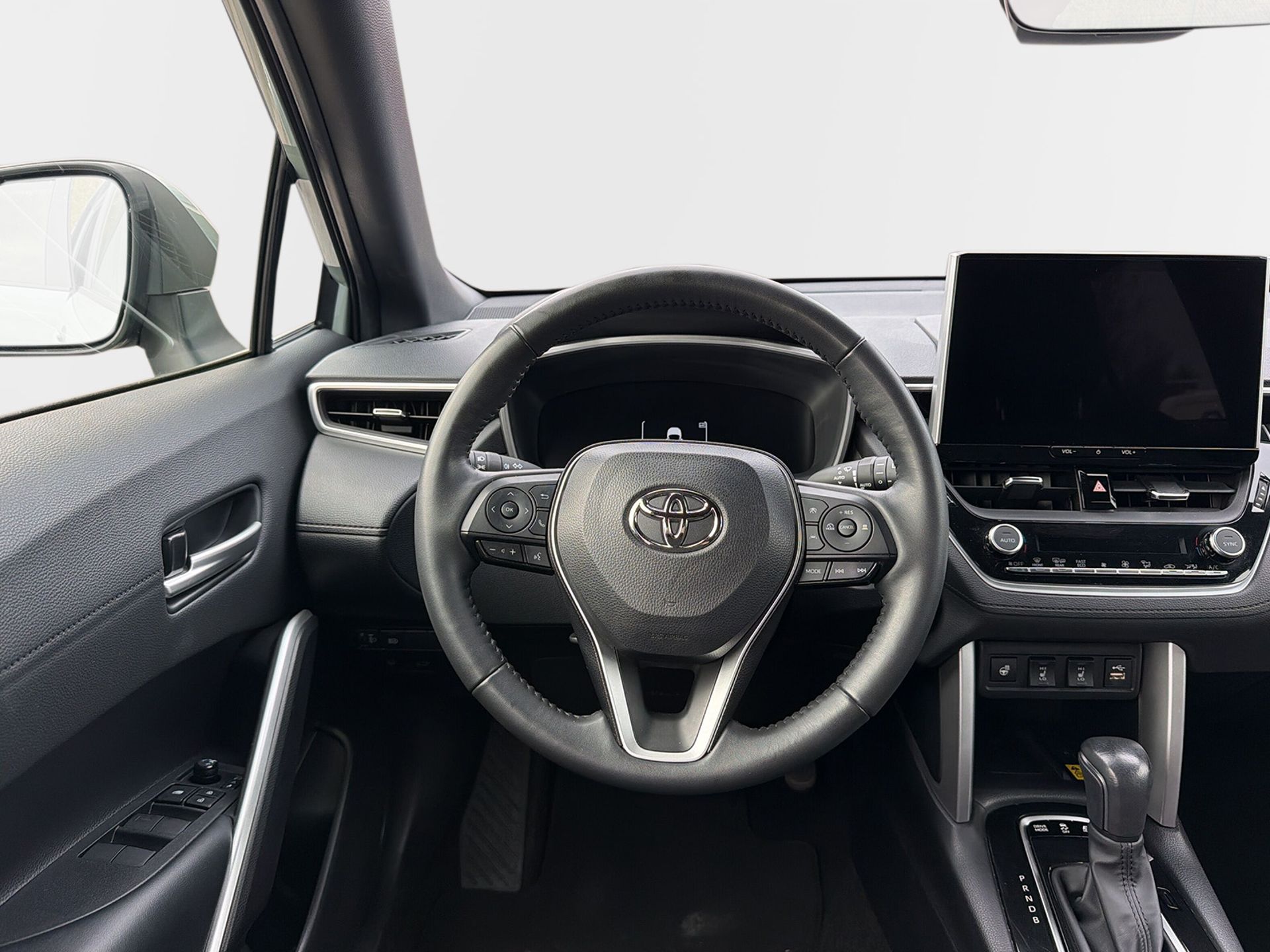 Toyota Corolla Cross 2.0 Hybrid Style 2023, photo 6/10