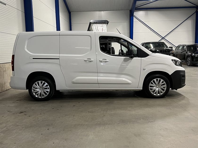 Bild 3 av Peugeot Partner Utökad Last 1.5 BlueHDi 130 HK L2 / Leasebar / Värmare / Aut / Drag /