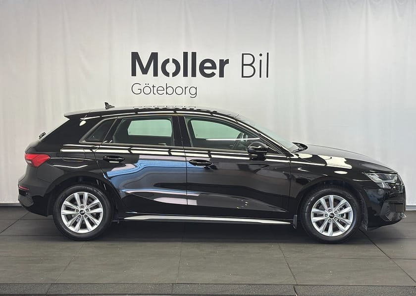 Bild 2 av Audi A3 Sportback 30 TFSI Proline CarPlay/Sportstolar