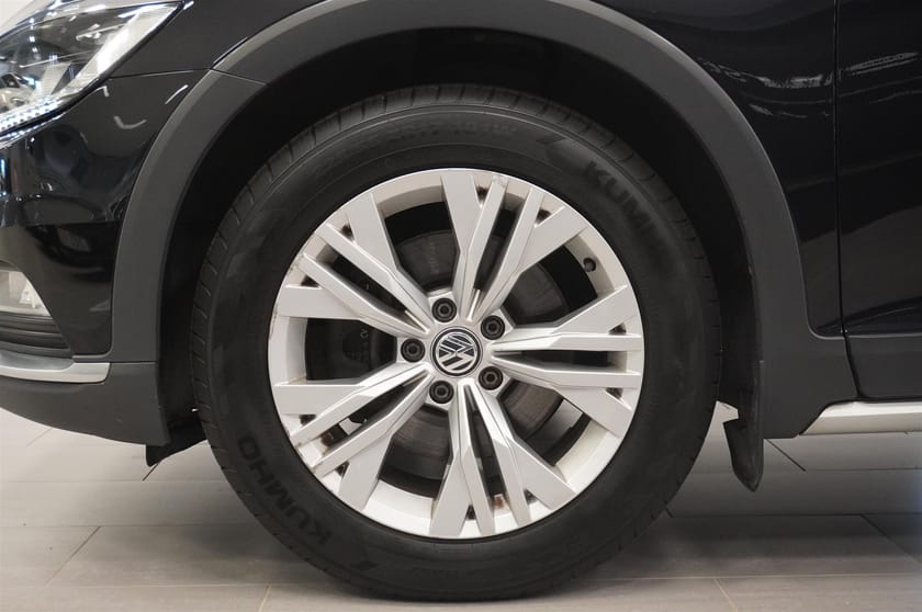 Bild 2 av Volkswagen Passat Alltrack 2.0 Drag Rattvärme CarPlay