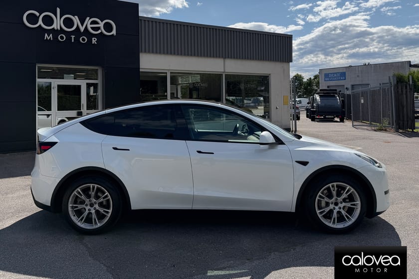 Bild 2 av Tesla Model Y Standard Range RWD 