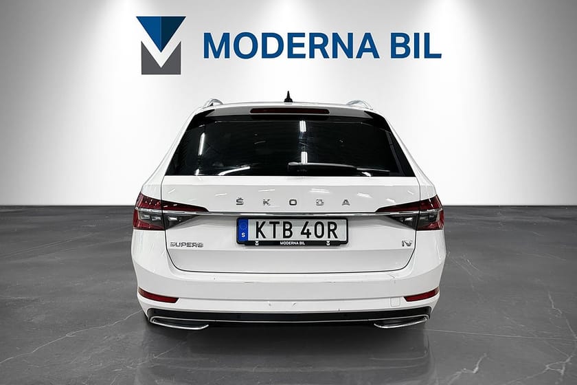 Bild 5 av Škoda Superb iV Kombi Skoda 1.4 TSI L&K Moms Drag Värmare Cockpit Canton