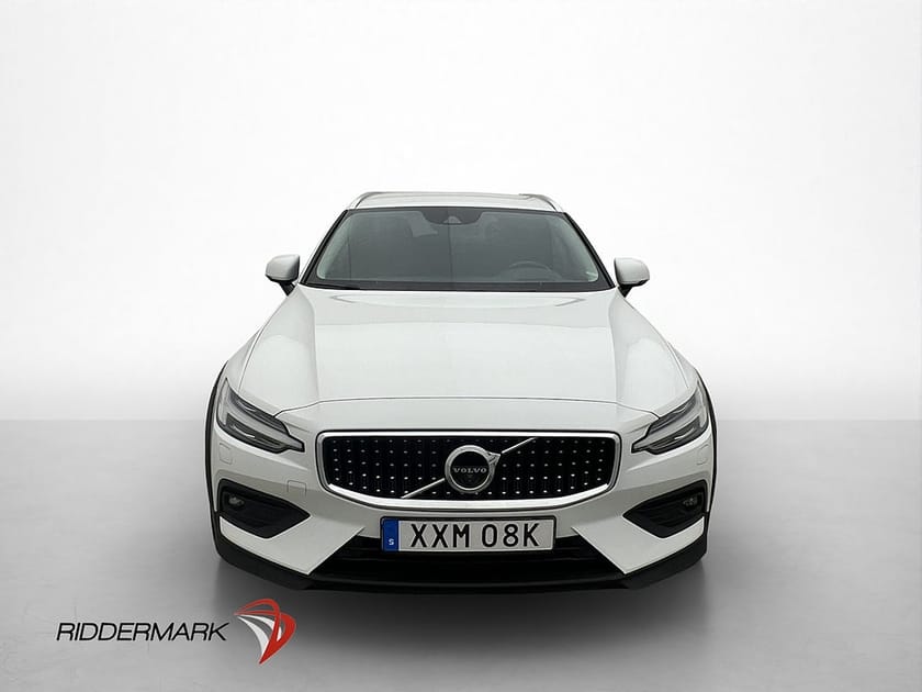 Bild 2 av Volvo V60 Cross Country D4 AWD Momentum VOC 360° HuD Drag