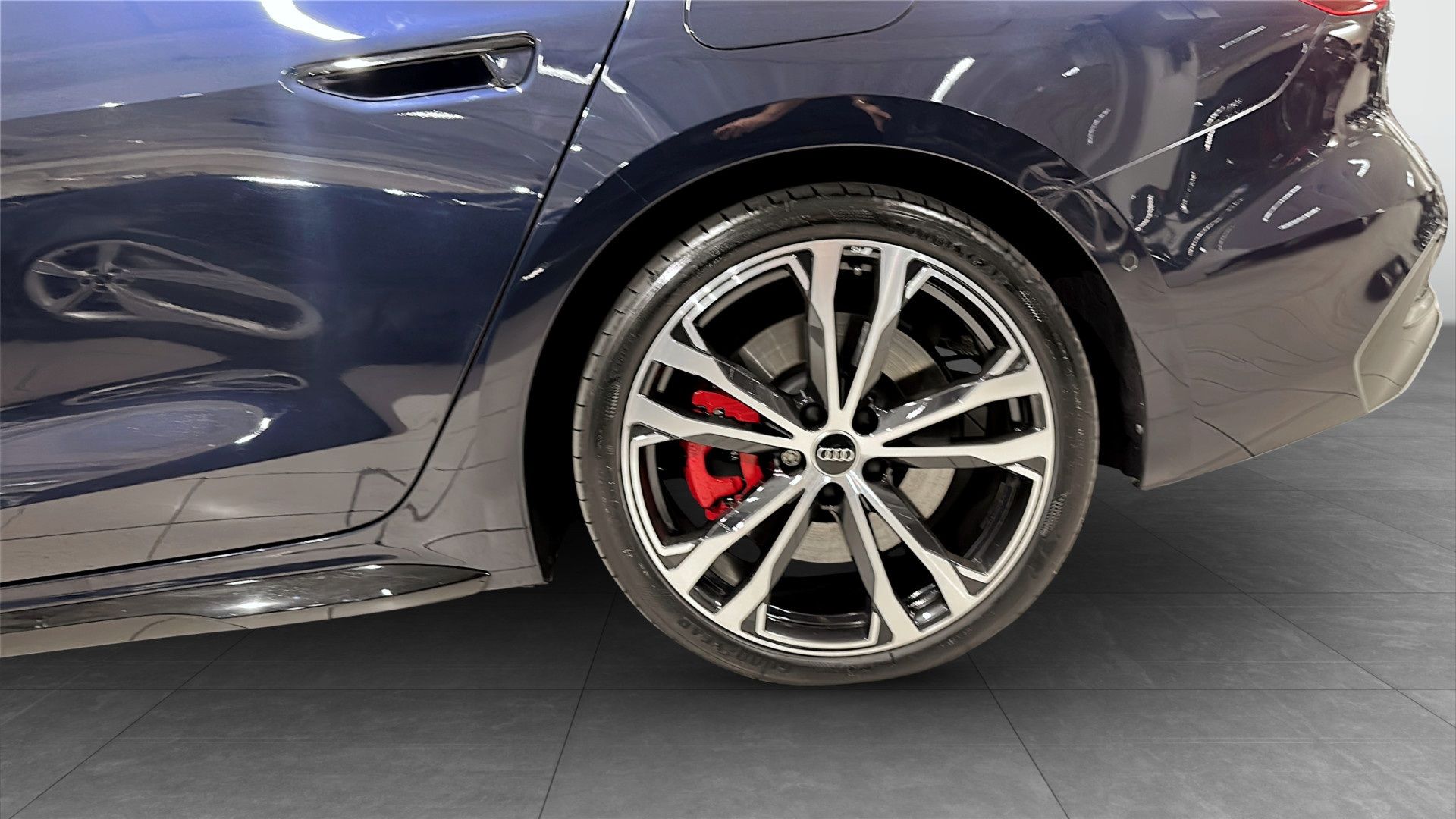 Audi A5 Avant e-hybrid quattro 2025, bild 6/10