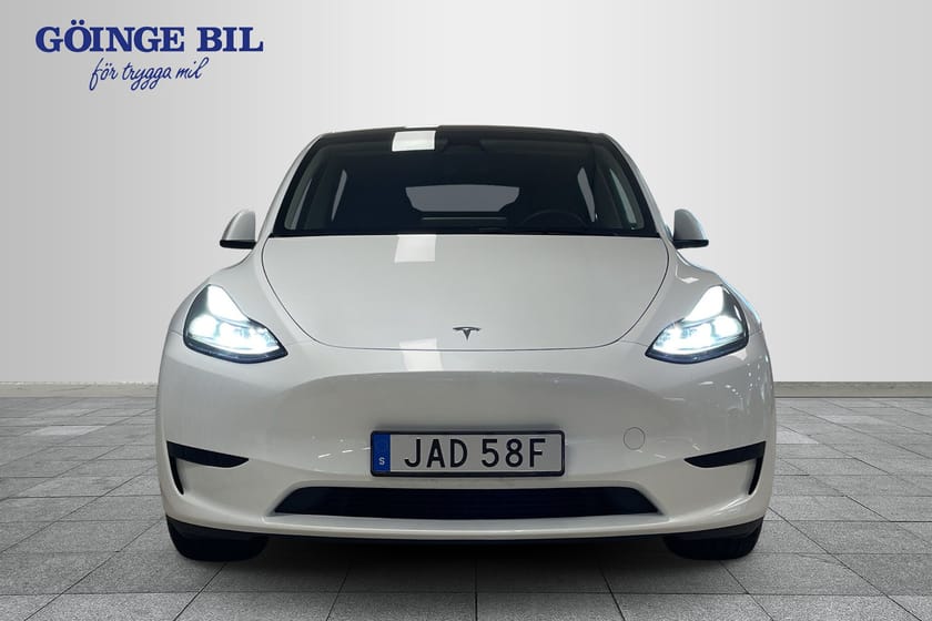 Bild 3 av Tesla Model Y Standard Range RWD 299hk/ Avtagbart Drag/ Autopilot