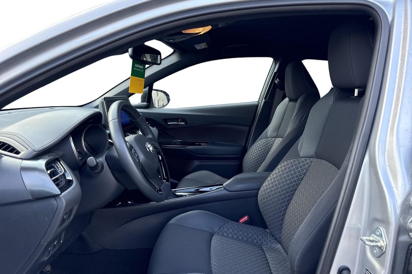 Bilde 4 av Toyota C-HR Hybrid Lounge Tech I Lav km I Meget velholdt!