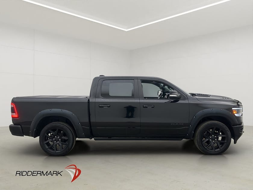 Bild 2 av RAM 1500 Crew Cab Dodge Laramie Night 5.7 4x4 Drag Luft H/K Pano Moms