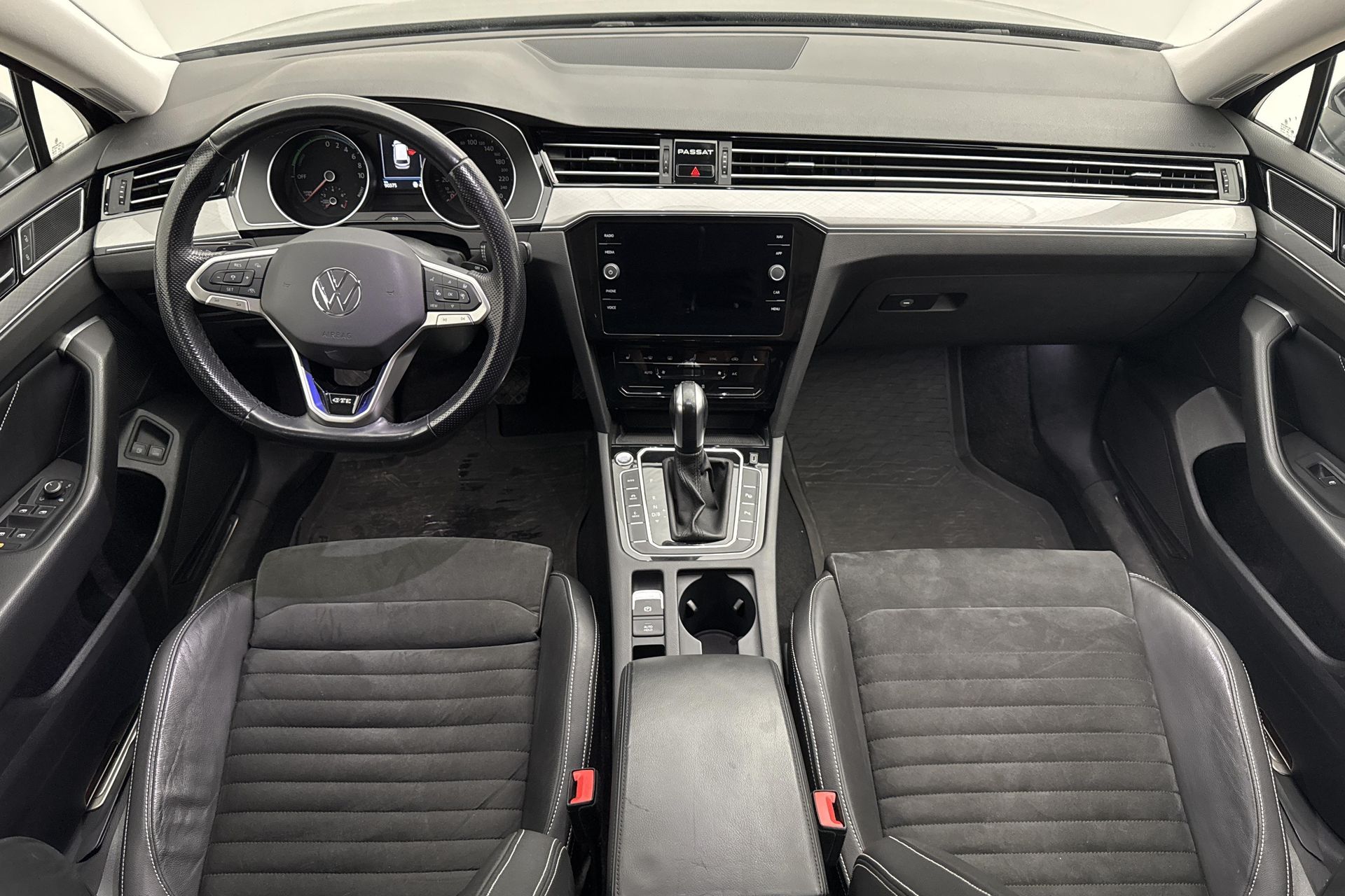 Volkswagen Passat Sportscombi GTE 2021, bild 7/10