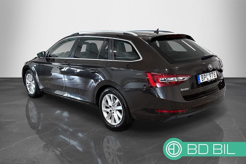 Bild 5 av Škoda Superb Kombi Skoda 2.0 TDI 4x4 190hk PANORAMA HELSKINN CANTON L&K DRAG