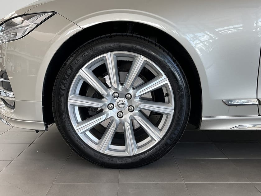 Bild 4 av Volvo V90 T5 Inscription Auto HeadUp Display PilotAssist Drag 19"