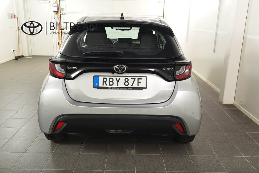 Bild 4 av Toyota Yaris Hybrid 115 1,5 Elhybrid Active Komfort P-sensorer Backkamera