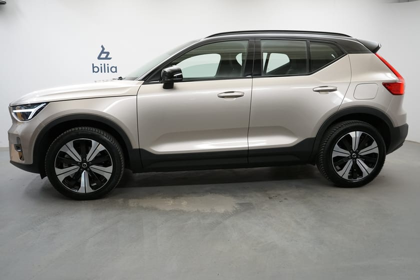 Bild 2 av Volvo XC40 Recharge Plus Edition, Dragkrok, Förarstol elmanövrerad, Navigation