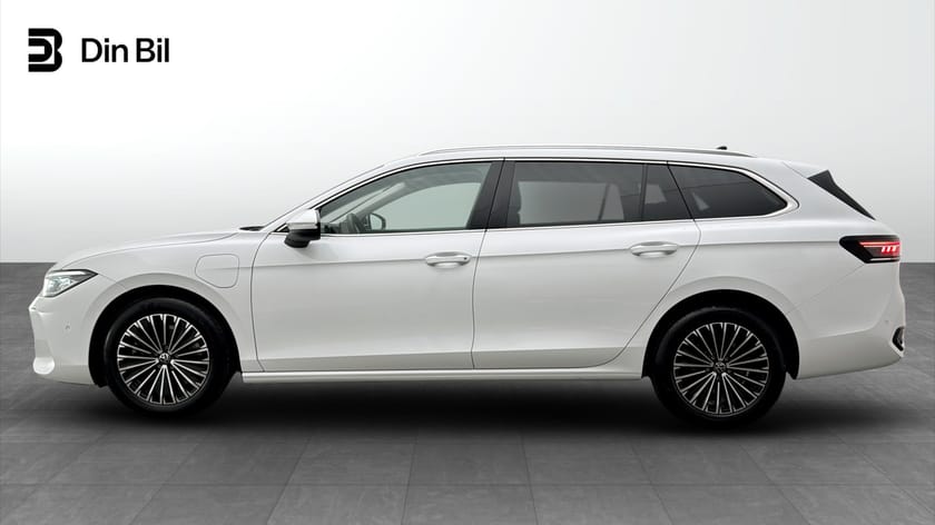 Bild 2 av Volkswagen Passat Variant eHybrid DSG Elegance/Drag