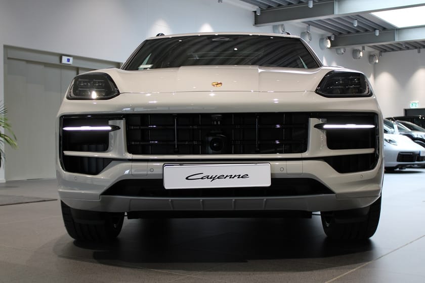 Bild 4 av Porsche Cayenne E-Hybrid BLACK EDITION