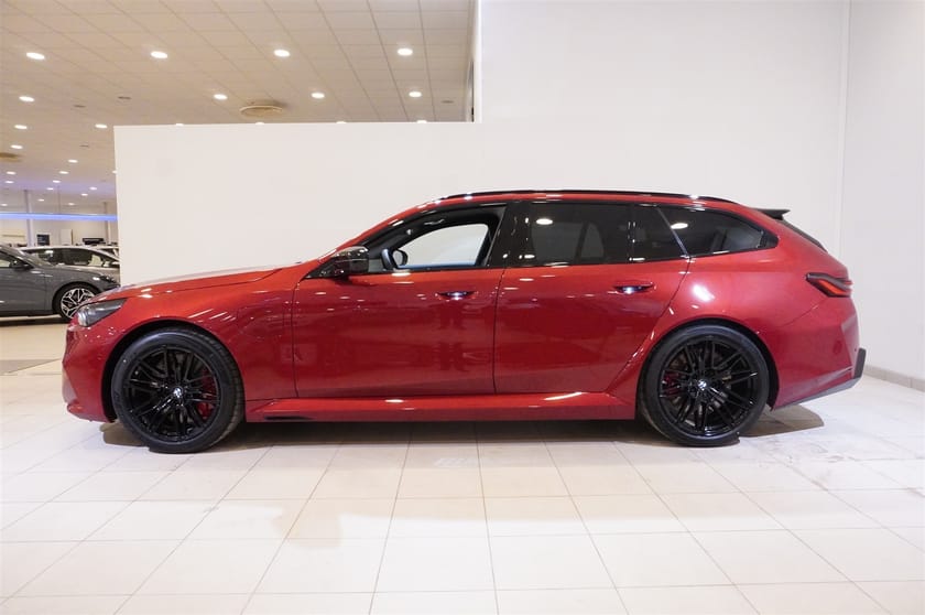 Bild 3 av BMW M5 Touring Drag DA Pro B W Panoramaglastak, Draving Assistant Professional, Parking Assistant Professional, Tonade Rutor Mm