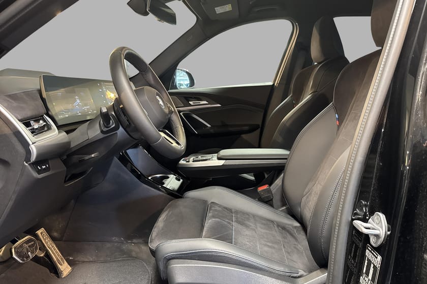 Bilde 5 av BMW iX1 xDrive30 Fully Charged,M-Sport,El.seter,HUD,H/K,ACC